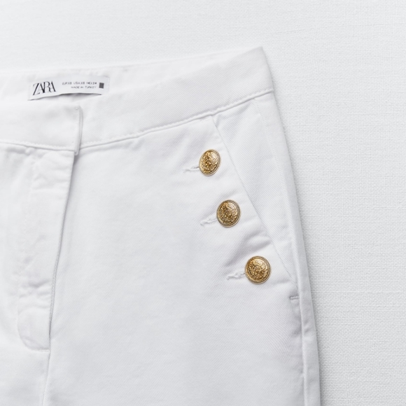 NWT Zara Gold Button Straight Leg White Jeans - Picture 11 of 11